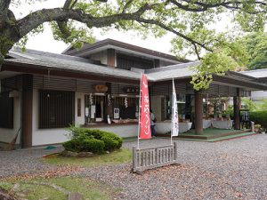 闘鶏神社