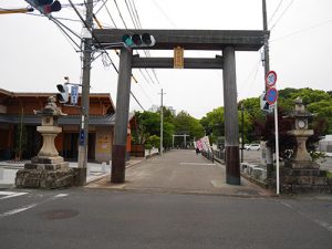 闘鶏神社