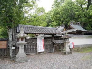 闘鶏神社