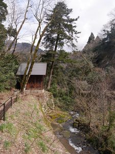 白瀧神社