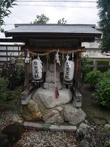 石坐神社