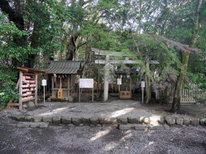 砥鹿神社