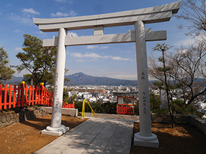 建勲神社