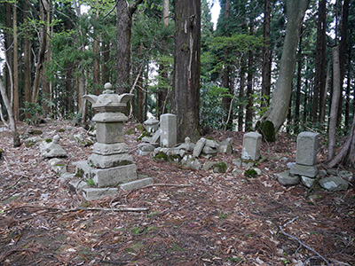 石動山長坂道砦